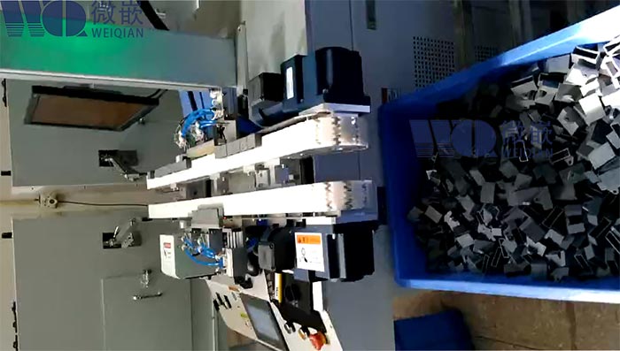 电容外壳全自动激光打标机产品案例